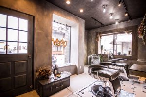 The hair D.Logザ ヘア ディードットログ 奈良県橿原市内膳町 カワモト コウジ 大阪 奈良 神戸 京都 建築 施工 空間デザイン 美容室 美容院 ヘアサロン 開業 独立 人気 エイジング加工 人気 施工会社 DIY BUILDFUJITA ビルドフジタ 藤田工務店