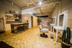 haus ハオス 鶯の森 大阪 奈良 神戸 京都 工務店 建築 施工 空間デザイン 美容室 美容院 ヘアサロン 開業 独立 人気 エイジング加工 DIY BUILDFUJITA ビルドフジタ 藤田工務店 モルタル造形