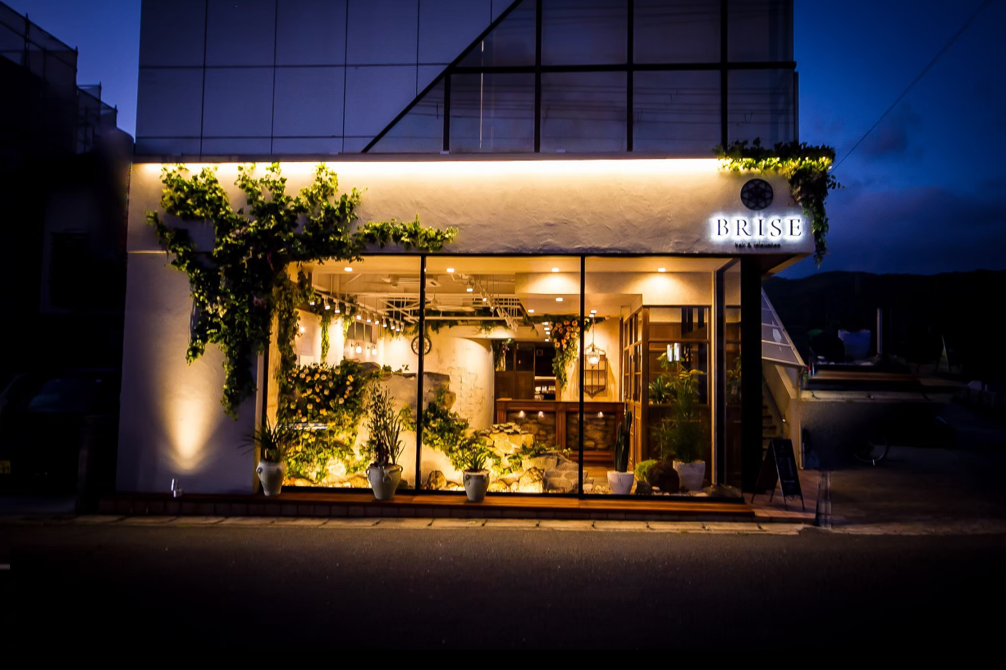 Brisehair ブリーズヘアー 京都 亀岡 馬堀 Bridge Design Work S ブリッジデザインワークス大阪 奈良 神戸 京都 建築 内装 施工 空間デザイン 美容室 美容院 ヘアサロン 開業 独立 人気 エイジング加工 人気 施工会社 Diy 美容室専門工務店 Bridge Design ブリッジ