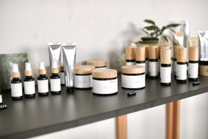 大阪天満橋 kielo hair&spa 美容室 美容院 大阪 奈良 兵庫 神戸 内装 工務店 美容院・美容室の独立開業なら「一回で違いがわかる空間デザイン会社」BRIDGE DESIGNWORK'S ブリッジデザインワークスにお任せください。関西（大阪、奈良、神戸、兵庫、京都）を中心に世界最高峰の店舗デザイン、設計、施工（内装・外装工事）をご提供しています。 独立 成功 失敗 美容師 年収 1人 ひとり