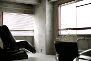 大阪天満橋 kielo hair&spa 美容室 美容院 大阪 奈良 兵庫 神戸 内装 工務店 美容院・美容室の独立開業なら「一回で違いがわかる空間デザイン会社」BRIDGE DESIGNWORK'S ブリッジデザインワークスにお任せください。関西（大阪、奈良、神戸、兵庫、京都）を中心に世界最高峰の店舗デザイン、設計、施工（内装・外装工事）をご提供しています。 独立 成功 失敗 美容師 年収 1人 ひとり