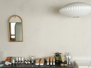 大阪天満橋 kielo hair&spa 美容室 美容院 大阪 奈良 兵庫 神戸 内装 工務店 美容院・美容室の独立開業なら「一回で違いがわかる空間デザイン会社」BRIDGE DESIGNWORK'S ブリッジデザインワークスにお任せください。関西（大阪、奈良、神戸、兵庫、京都）を中心に世界最高峰の店舗デザイン、設計、施工（内装・外装工事）をご提供しています。 独立 成功 失敗 美容師 年収 1人 ひとり