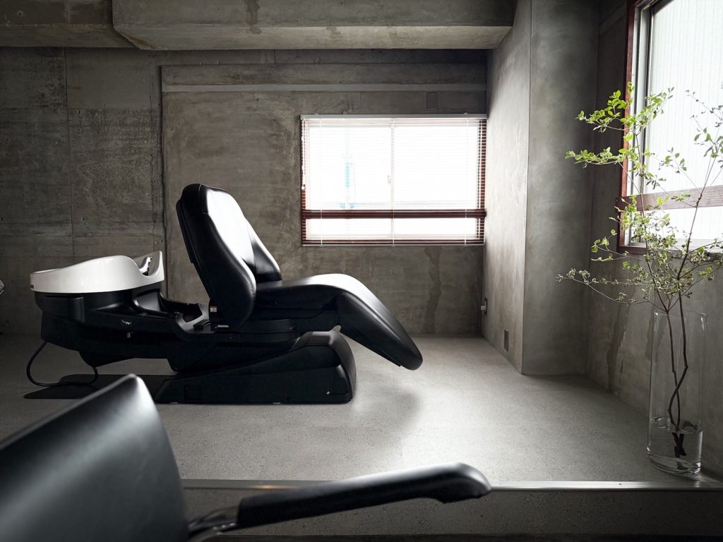 大阪天満橋 kielo hair&spa 美容室 美容院 大阪 奈良 兵庫 神戸 内装 工務店 美容院・美容室の独立開業なら「一回で違いがわかる空間デザイン会社」BRIDGE DESIGNWORK'S ブリッジデザインワークスにお任せください。関西（大阪、奈良、神戸、兵庫、京都）を中心に世界最高峰の店舗デザイン、設計、施工（内装・外装工事）をご提供しています。 独立 成功 失敗 美容師 年収 1人 ひとり