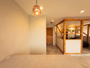 奈良郡山市 relier｜大阪・奈良・兵庫・神戸対応の美容室・美容院内装施工事例美容室 美容院 大阪 奈良 兵庫 神戸 内装 工務店 美容院・美容室の独立開業なら「一回で違いがわかる空間デザイン会社」BRIDGE DESIGNWORK'S ブリッジデザインワークスにお任せください。関西（大阪、奈良、神戸、兵庫、京都）を中心に世界最高峰の店舗デザイン、設計、施工（内装・外装工事）をご提供しています。 独立 成功 失敗 美容師 年収 1人 ひとり